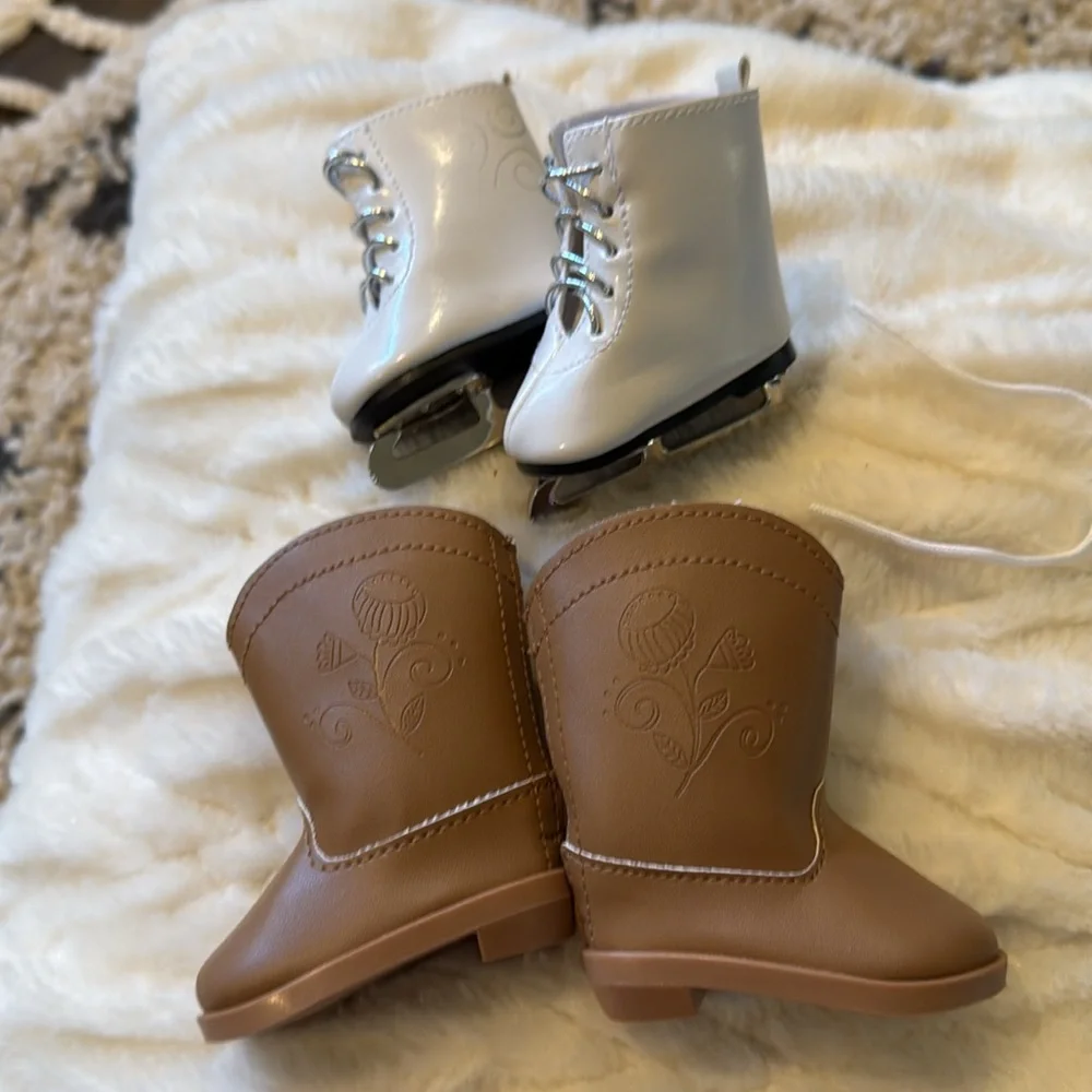 American Girl Doll huge lot of clothes, shoes, and accessories! - Picture 6 of 17